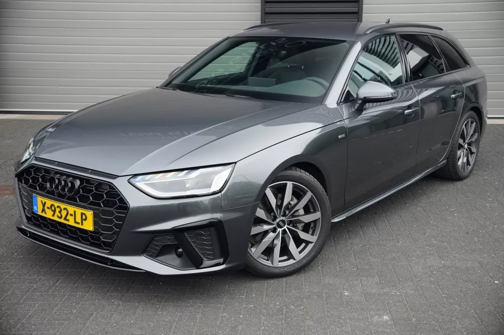 Audi A4 Avant 40 TFSI S ed comp, black edition, lage km stand, DAB,